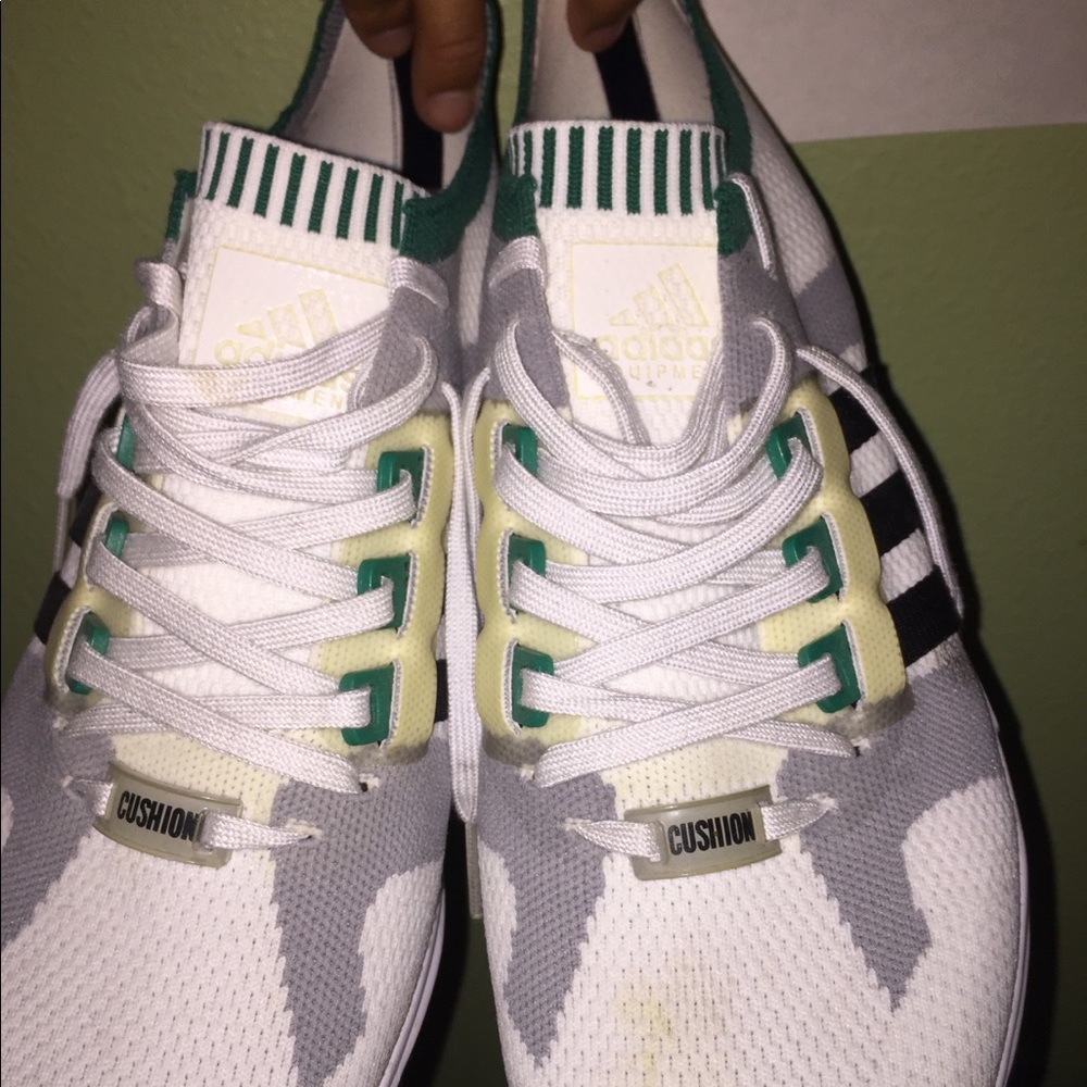 ADIDAS RUNNING SHOES - Picture 3 of 5